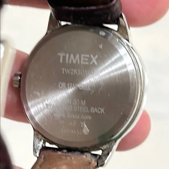 Timex Watch with Dark Brown Leather Strap - Picture 8 of 9